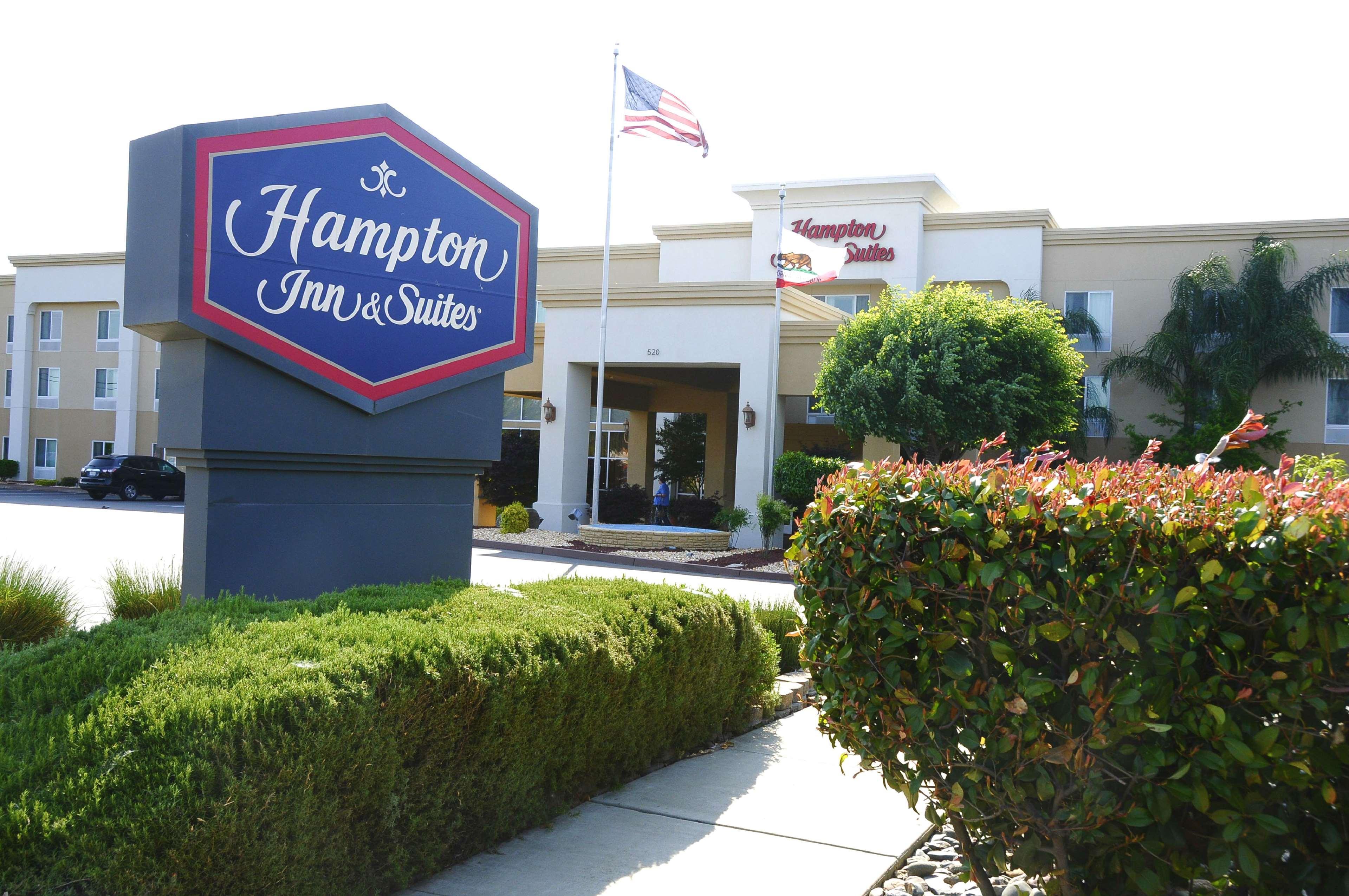 Hampton Inn & Suites Red Bluff Exterior photo