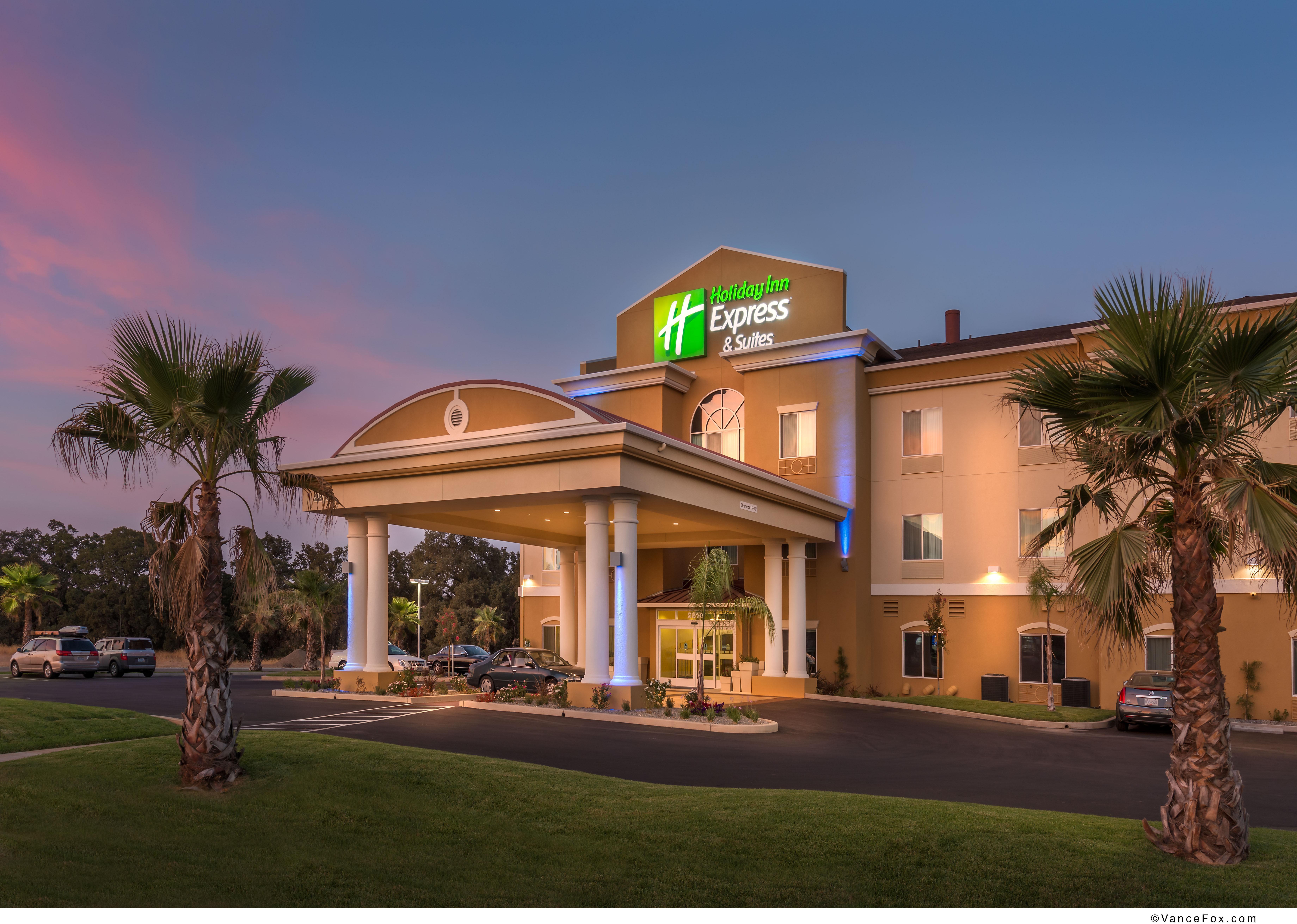 Hampton Inn & Suites Red Bluff Exterior photo