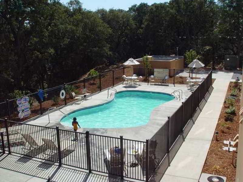 Hampton Inn & Suites Red Bluff Exterior photo